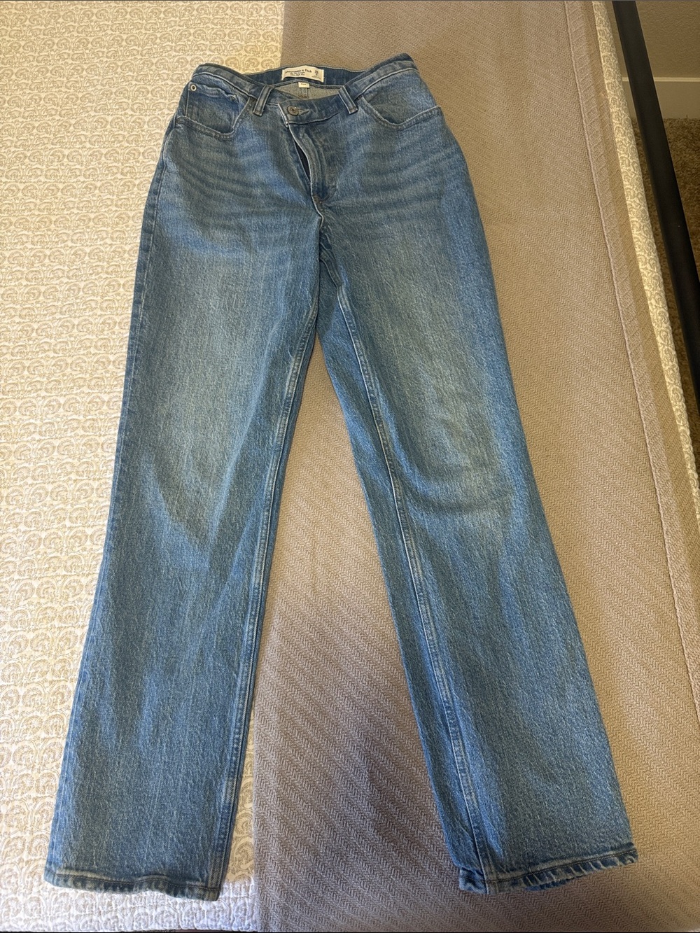 Abercrombie & Fitch 90’s Straight High Rise Jeans Curve Love size 26/2